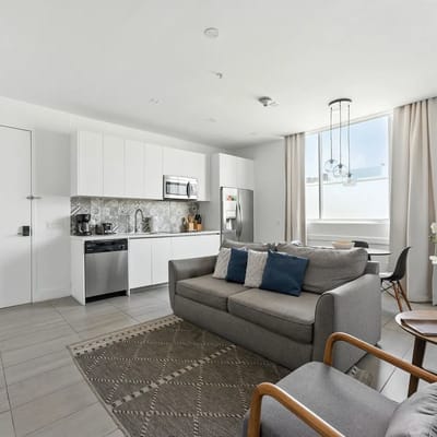 Stylish 2-Bed Gem, Prime South Beach